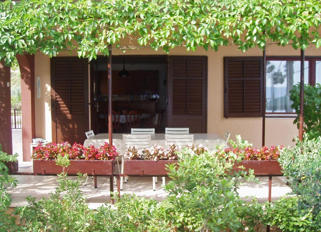 Apartments By The Sea Nemira, Omis - 5884 Tice Dış mekan fotoğraf